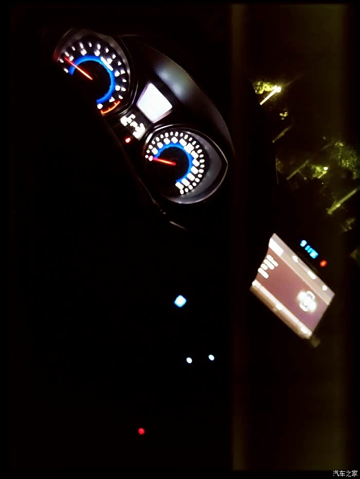 晚上无聊去外面拍了几张照片,不喜勿喷.