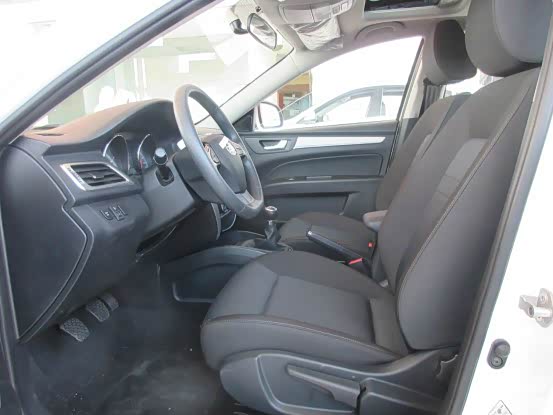 性感小尤物奔腾b30