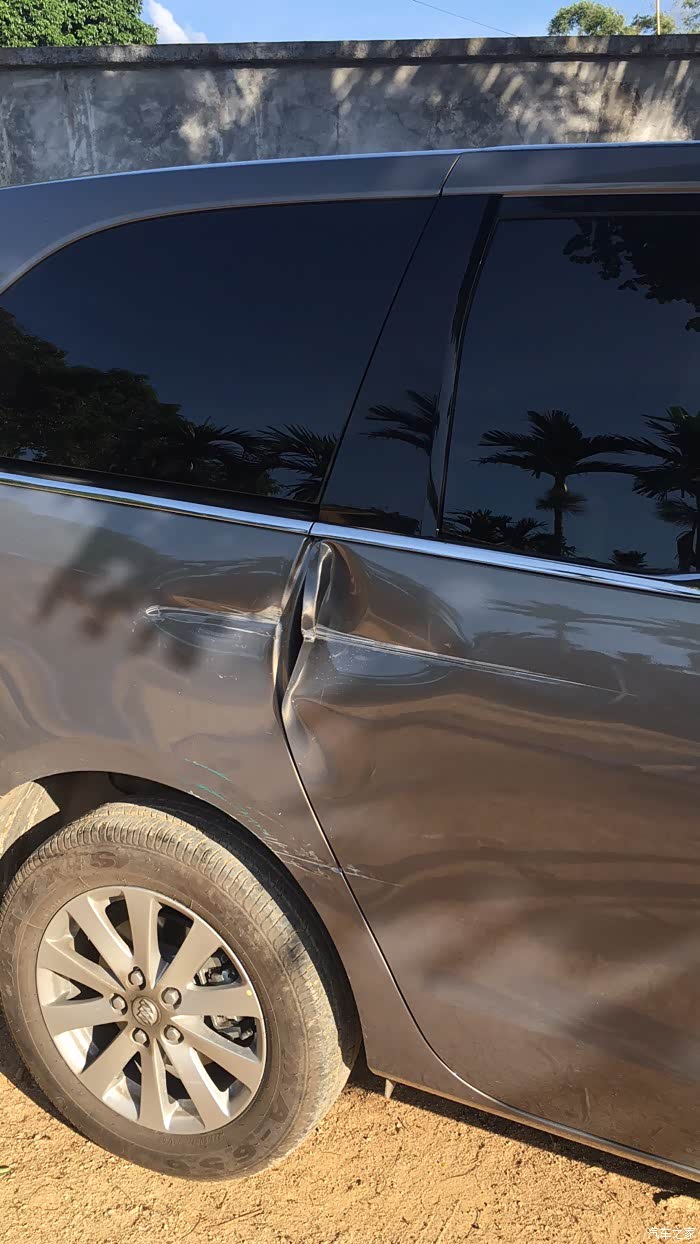 【图】商旅车门被刮受伤严重,请教各位一点问题_别克gl8论坛_汽车之家