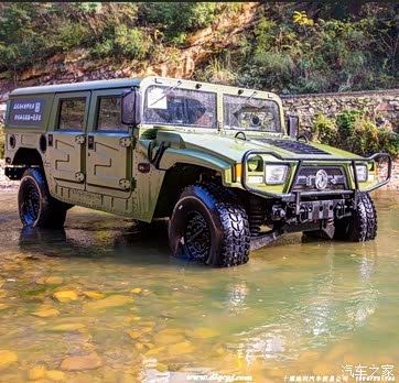 东风猛士越野车eq2050b 涉水
