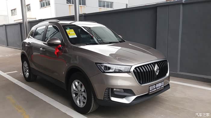 宝沃bx5金色好看吗?