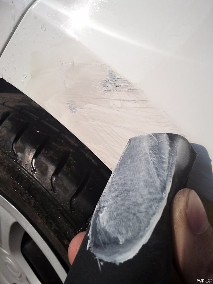 【图】车身划痕严重,自己动手搞定补漆喷漆车漆修复