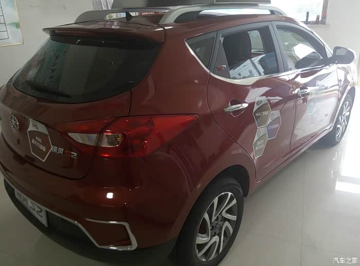 江淮瑞风s2实拍红色版,同色内饰