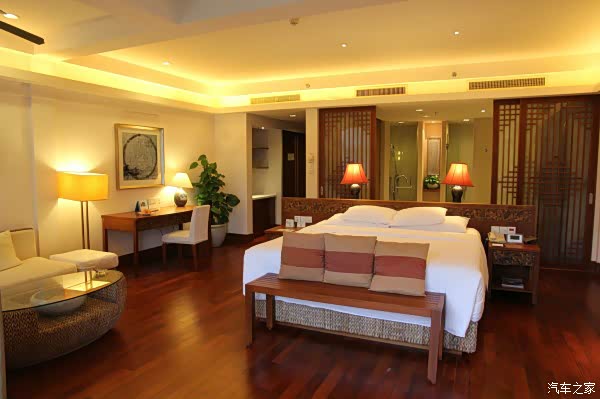 椰子糕革命菜黎家竹筒饭陵水酸粉海南啤酒一进景