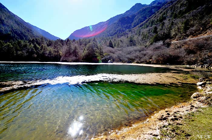 美丽情海木格措