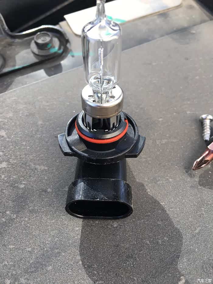 17款crv远光灯泡型号懂的必谢