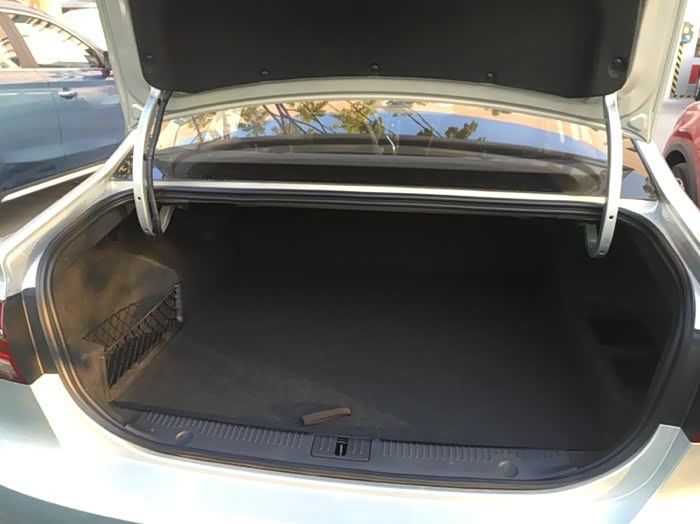 喜提新车我的荣威ei6