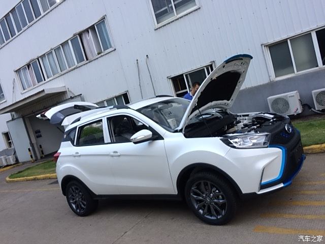 陸風x2電動版的兄弟車型江鈴ev400