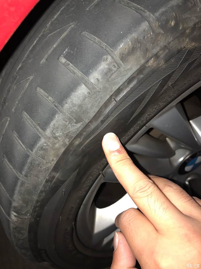 求教防爆胎鼓包了要不要换