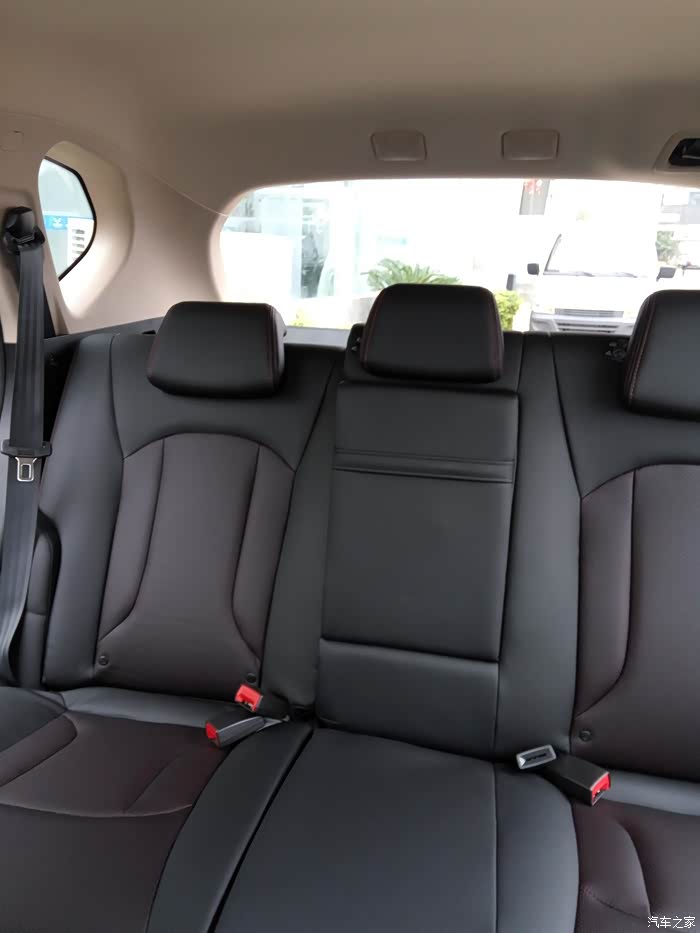后排座椅