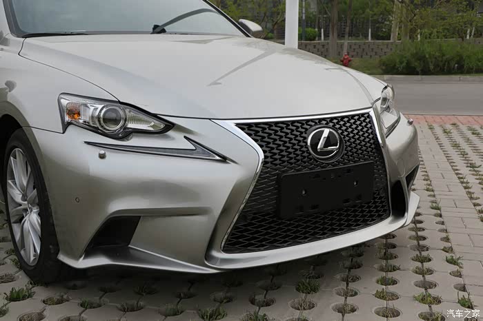 雾霾下的超音速钛银is200tfsport,顺求认证!