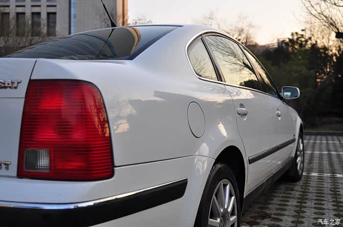 出售老款白色帕萨特b518t一辆成色非常好