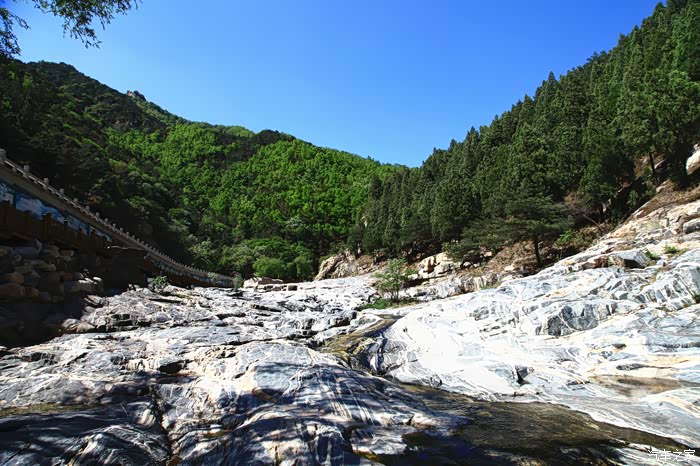 五一小长假后泰山深度自驾游醉人的泰山彩石溪