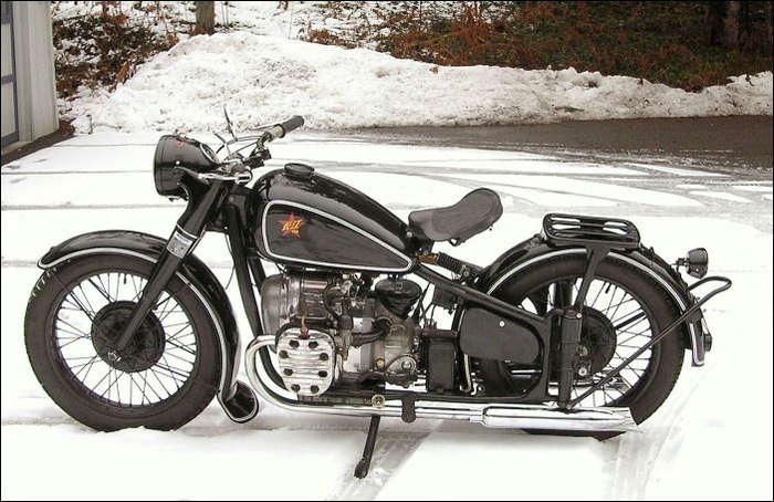 但是经典的造型,浓郁的复古气息让长江750被越来越多的摩托车发烧友所