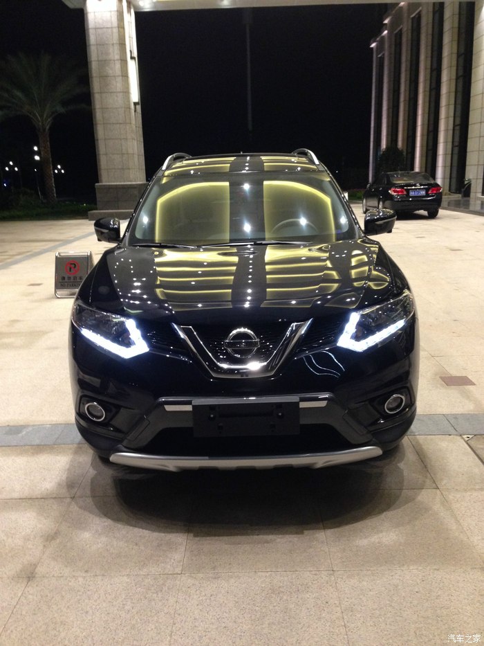 没有独特的大片只有简约的小拍新奇骏黑色提车