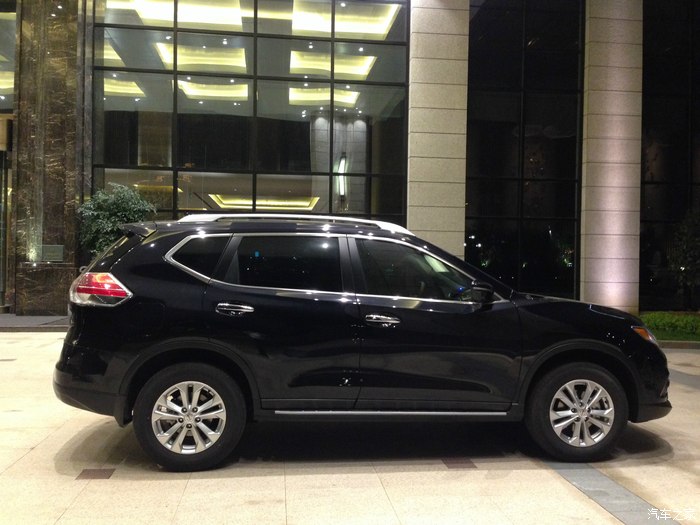 没有独特的大片只有简约的小拍新奇骏黑色提车